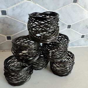 Modern Black metal crisscross round napkin rings